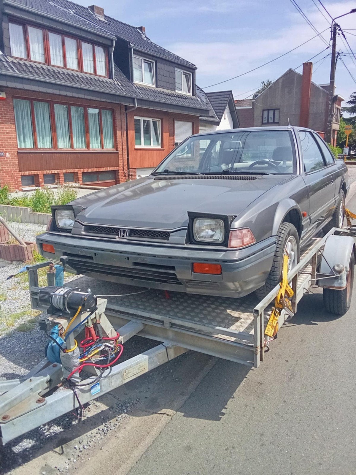 Remorque plateau disponible avec chauffeur, Enlèvement
