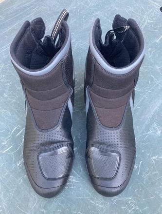 Chaussures moto Dainese Dinamica 44 (43) nickel, Motoren, Kleding | Motorkleding, Laarzen, Heren, Tweedehands, Ophalen