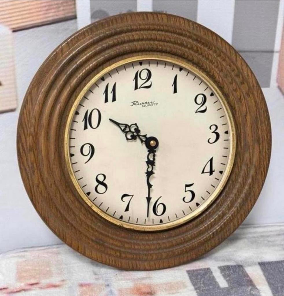 Horloge murale Richter Quartz vintage 1950 murale en bois, Antiquités & Art, Antiquités | Horloges, Enlèvement ou Envoi