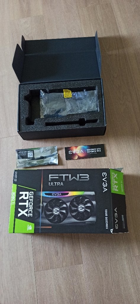 Enkel de Box van de  EVGA GeForce RTX 3080 Ti FTW3 Ultra, Computers en Software, Videokaarten, GDDR6, Ophalen of Verzenden, Zo goed als nieuw