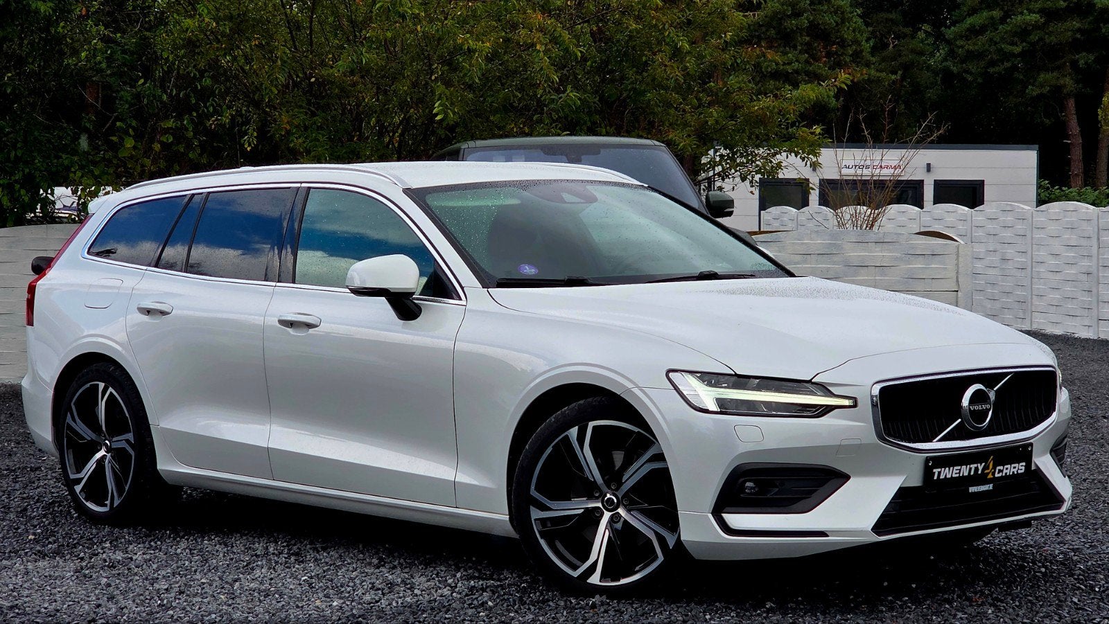 Volvo V60 Automaat Camera ParkeerS CruiseC Led SPORT, Auto's, Automaat, 4 cilinders, 1969 cc, Wit
