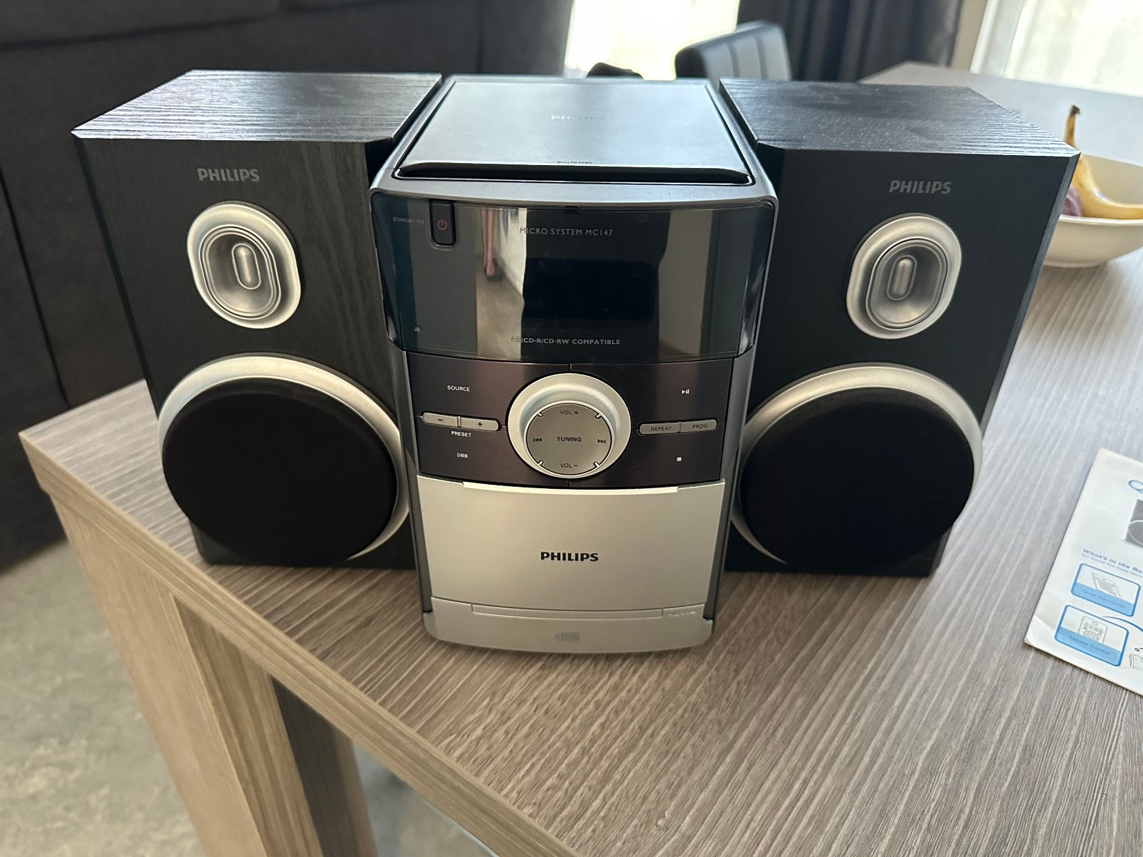 Autoradio Philips MC147, Enlèvement ou Envoi, Comme neuf, Radio, Avec lecteur de CD