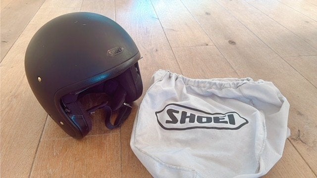 Casque de scooter noir mat (XS) - marque haut de gamme Shoei, Motos, XS, Femmes, Seconde main, Enlèvement ou Envoi