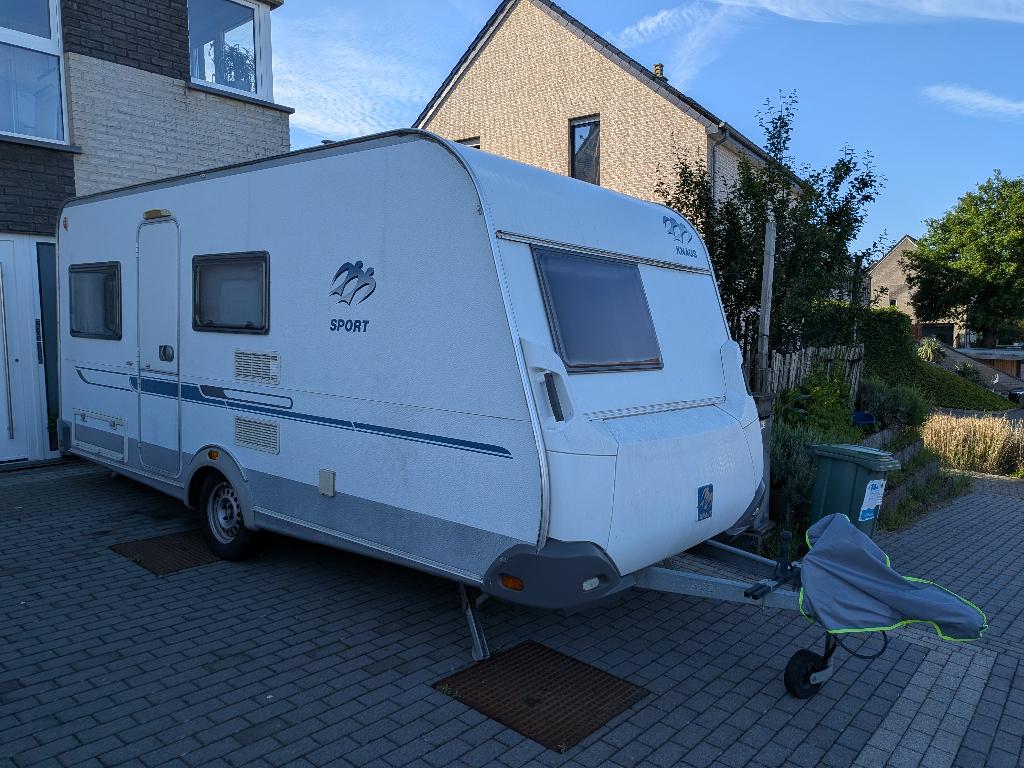 Knaus Sport 450 KGU Silver Selection, Caravans en Kamperen, Caravans, Koelkast, Particulier, 6 tot 7 meter, Knaus