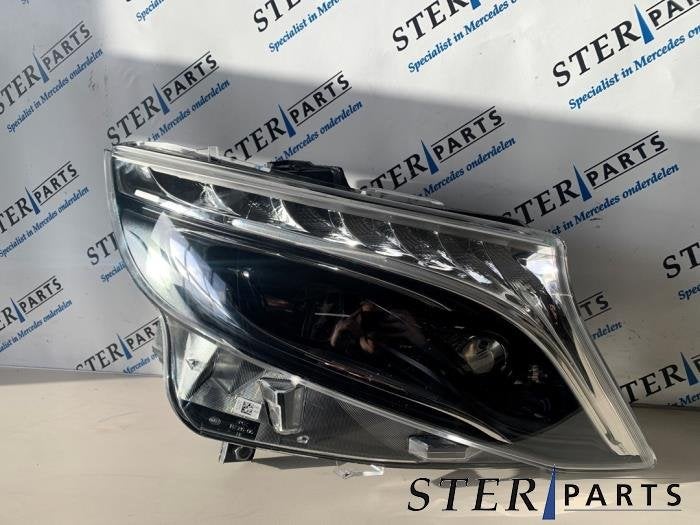 Koplamp rechts van een Mercedes Vito, 12 maanden garantie, -, Nieuw, Ophalen of Verzenden
