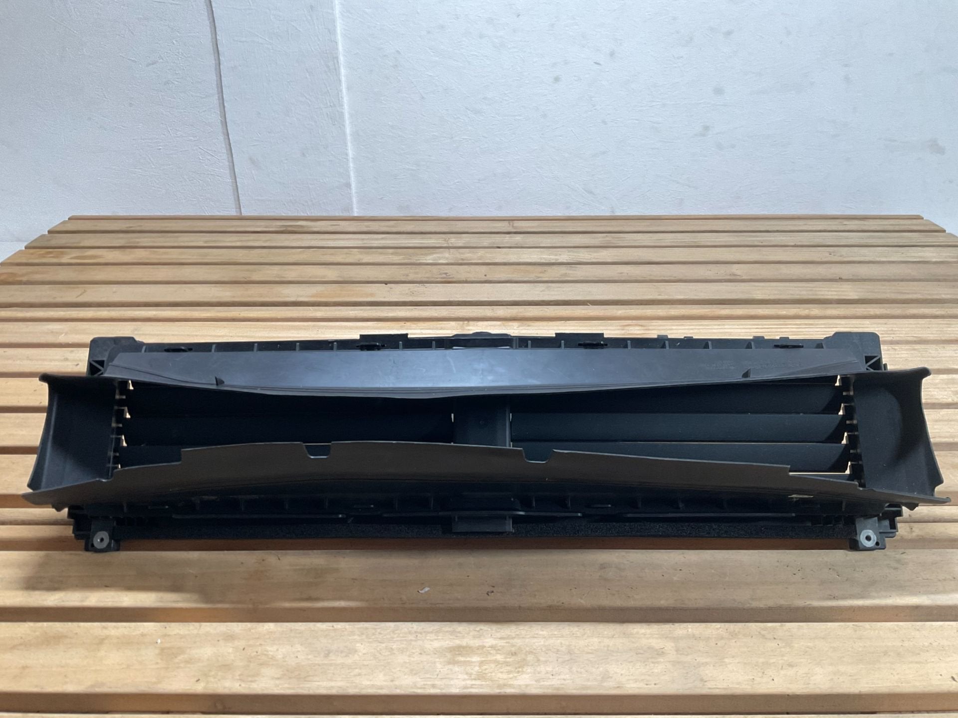 Luchtgeleider Mercedes A Klasse W177 V177 A1778850103 19-25, Gebruikt, Mercedes-Benz AG, Mercedes-Benz, Mercedesstrasse 120
70372  Stuttgart, DE