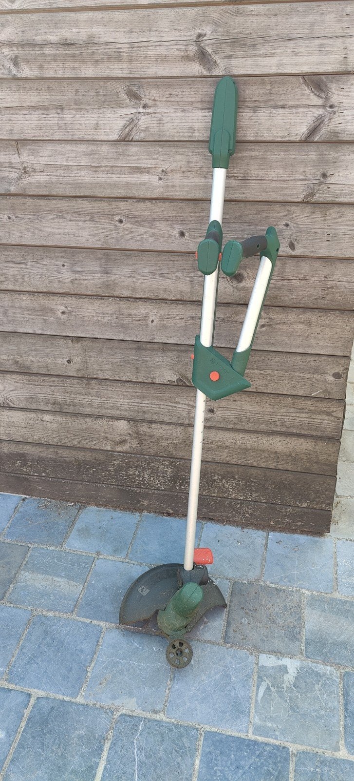 Bosch UniversalGrasscut 18-26, Tuin en Terras, Grastrimmers, Ophalen, Gebruikt, Accu, Bosch
