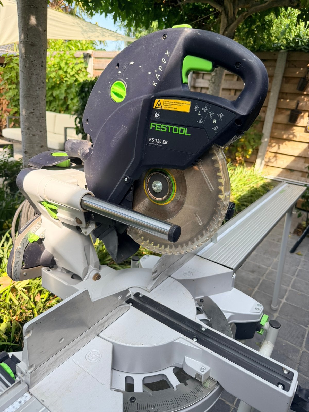 Scie Festool Kapex 120 avec châssis et tables latérales, Bricolage & Construction, Outillage | Scies mécaniques, Enlèvement, Comme neuf