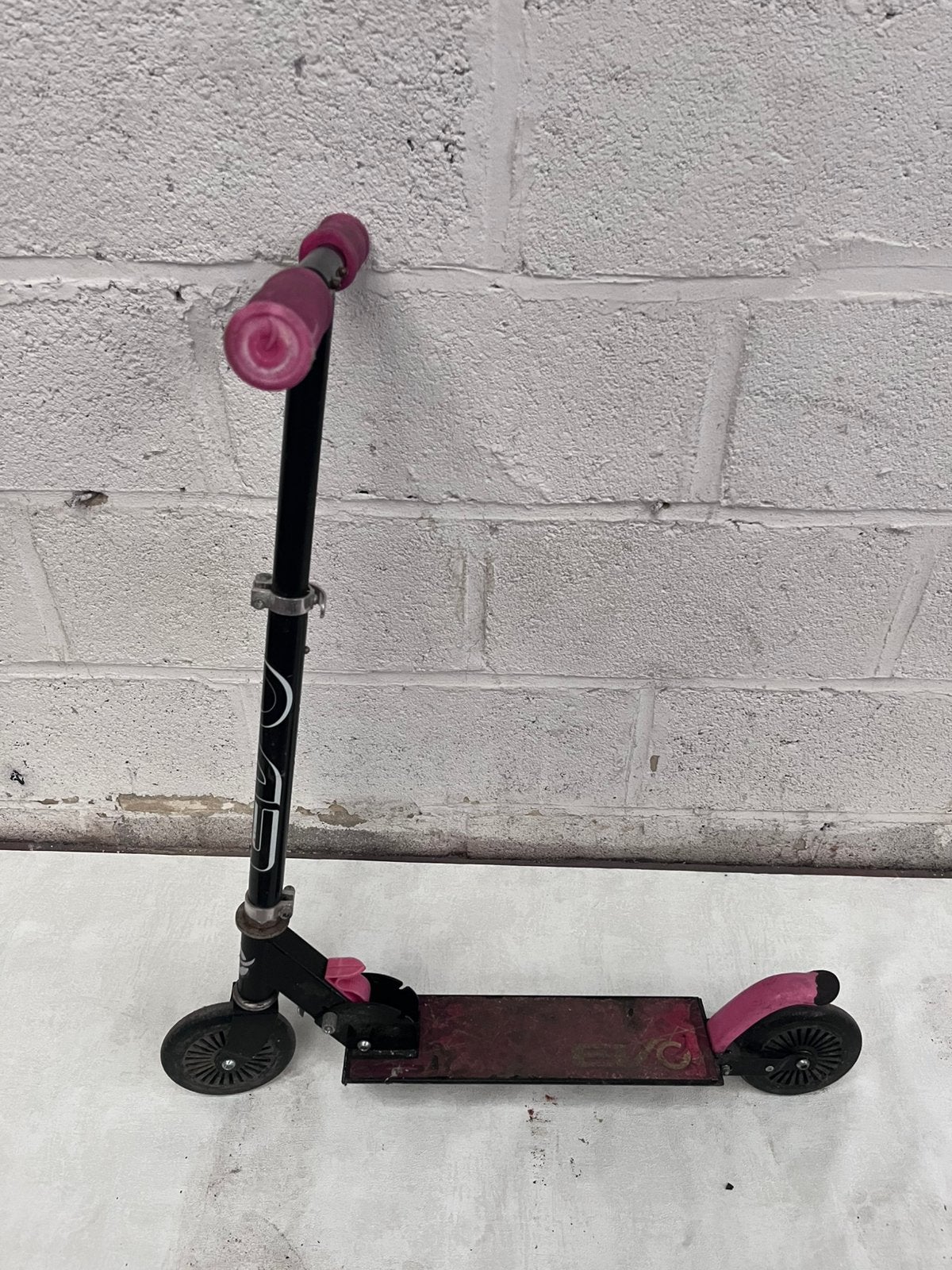 Trottinette pliable enfant EVO rose et noire, Enlèvement, Comme neuf