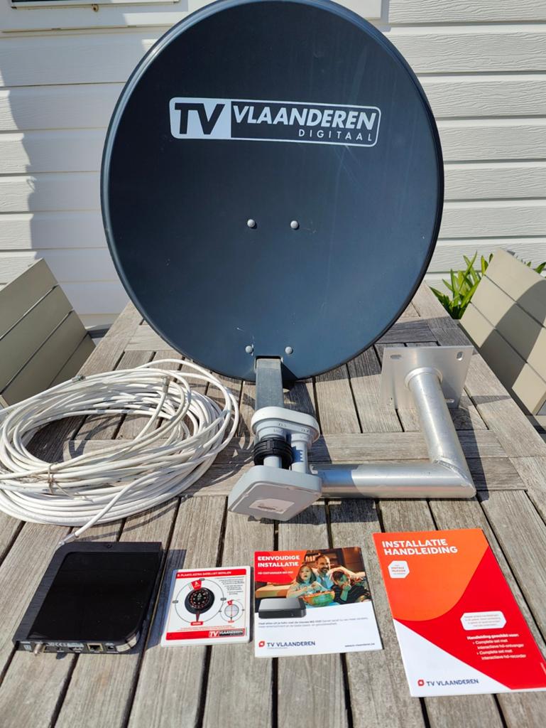 Schotelantenne + alle toebehoren., Audio, Tv en Foto, Schotelantennes, Ophalen, (Schotel)antenne