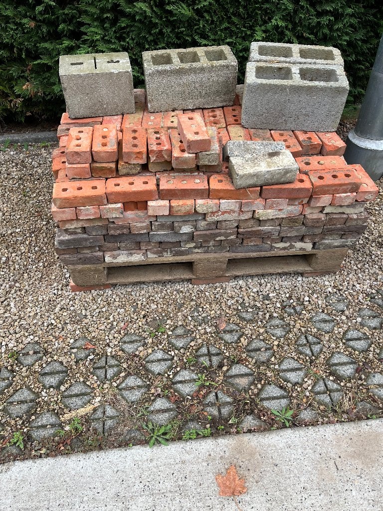 gratis gevelstenen en beton blokken, Ophalen of Verzenden, Beton