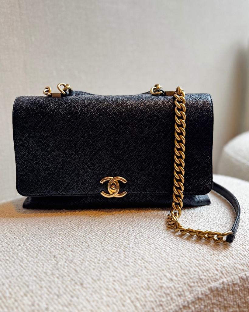 Sac à rabat Chanel Chic Affinity, taille moyenne, caviar, Enlèvement, Utilisé, Noir, Sac à bandoulière