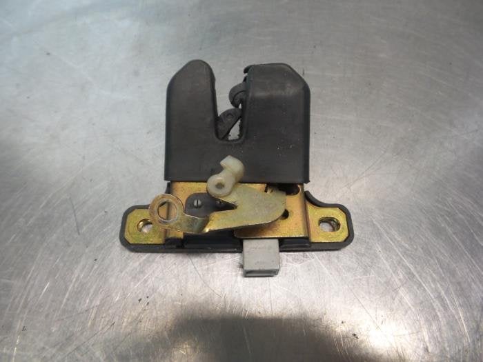 Mécanique de verrouillage couvercle coffre d'un Audi A6 (A6, -, 3 mois de garantie, Audi, Utilisé