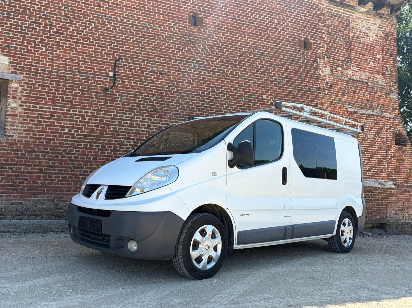 Renault trafic 6zitplaatsen lichte vracht, Auto's, Bestelwagens en Lichte vracht, Voorwielaandrijving, Euro 5, Stof, 1995 cc