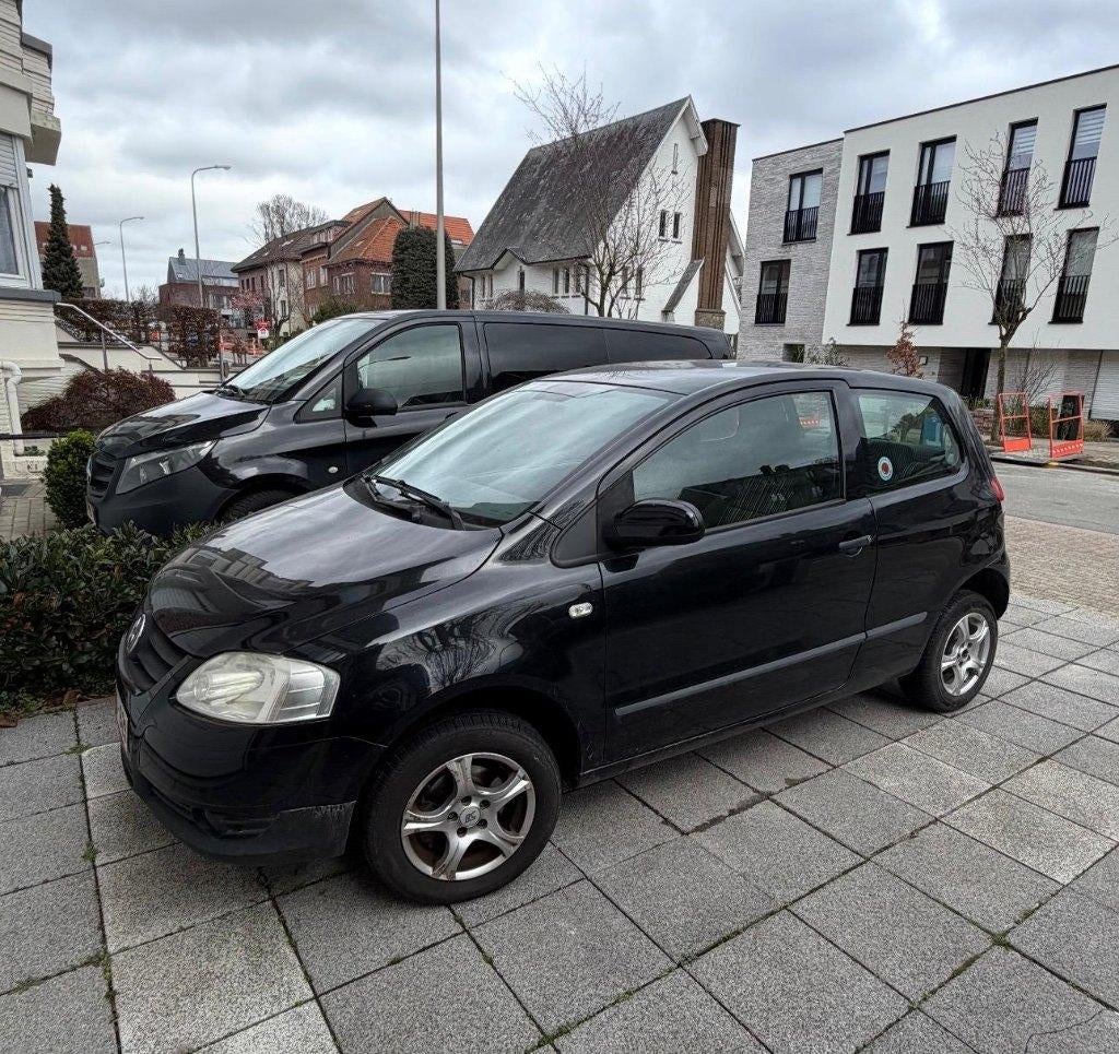 Volkswagen UP, 2500 euros, économique et fiable, Auto's, Euro 5, Stof, Up!, Zwart
