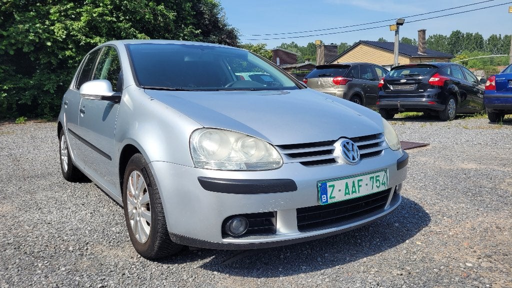 vw golf 2.0i AUTOMAAT 110kw/150pk AIRCO 5 deurs euro 4 2004, Stof, 110 kW, 4 cilinders, Bedrijf