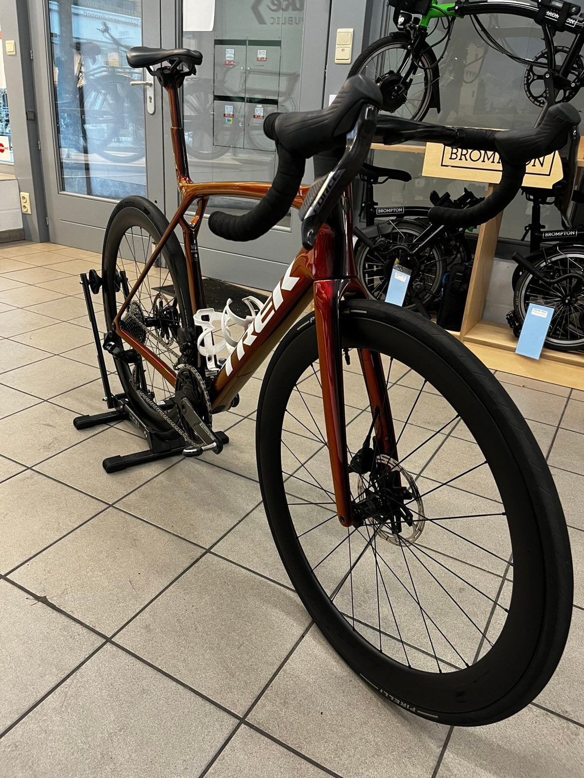 Trek Madone SLR 7 Gen 8 2026 Powermeter - Project One, Fietsen en Brommers, 28 inch, Carbon, Heren, Zo goed als nieuw