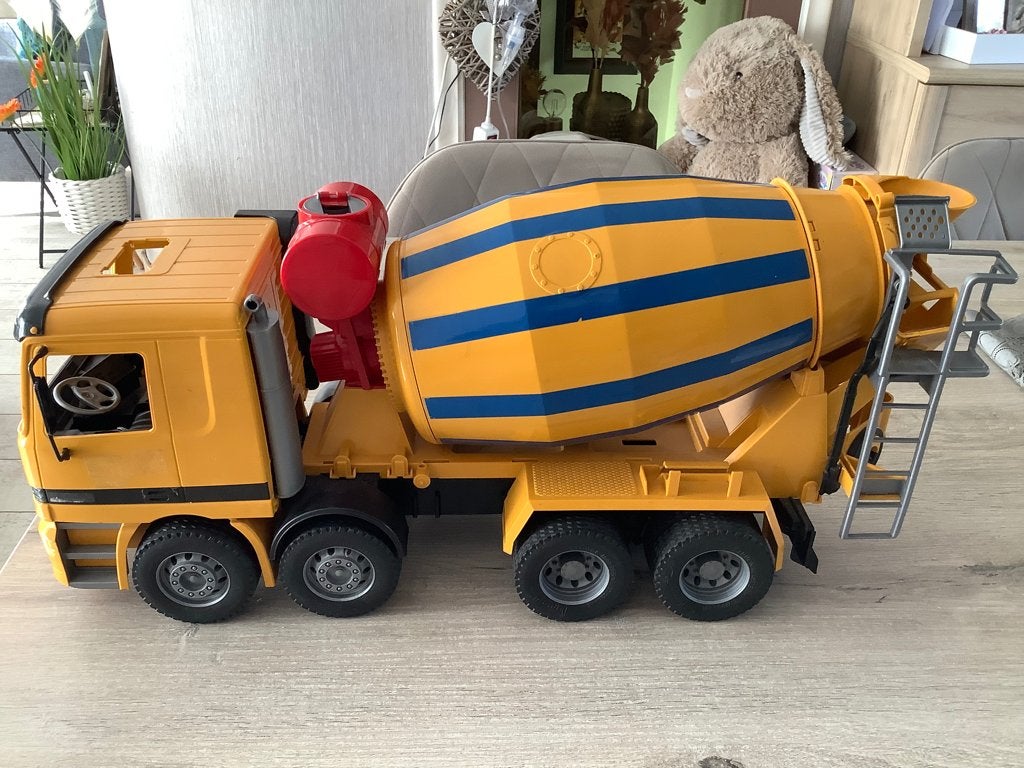 Camion à béton en plastique Bruder (28x50 cm), Enlèvement ou Envoi, Utilisé