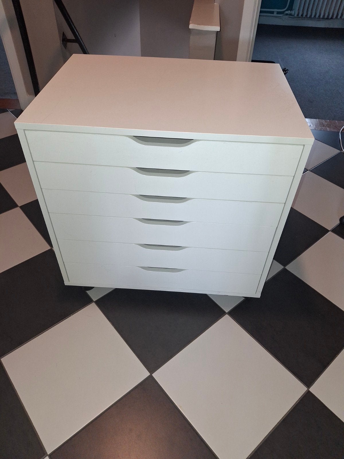 Commode sur roulettes, Maison & Meubles, Enlèvement, Utilisé