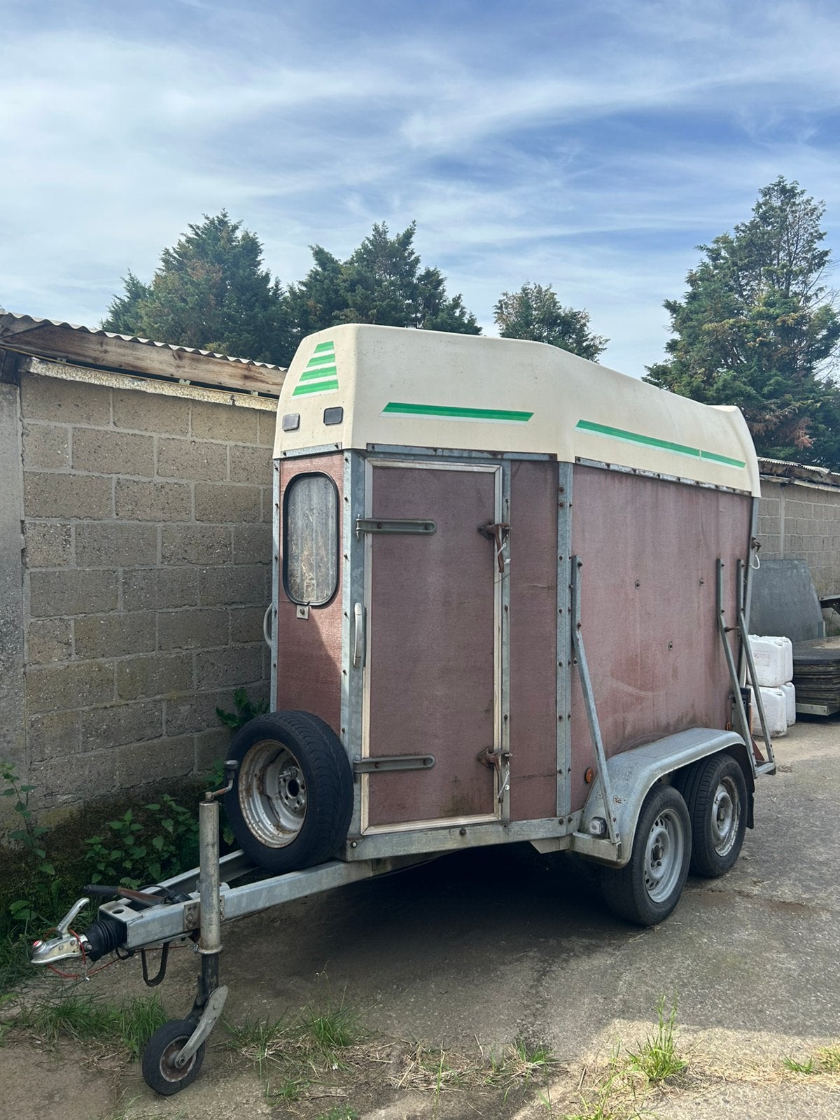 1,5paardstrailer te huur B rijbewijs, Ophalen