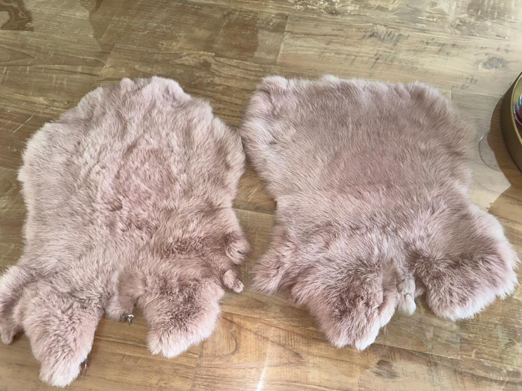 Konijnenvelletjes oud roze nieuw!, Huis en Inrichting, Ophalen, Zo goed als nieuw, Roze