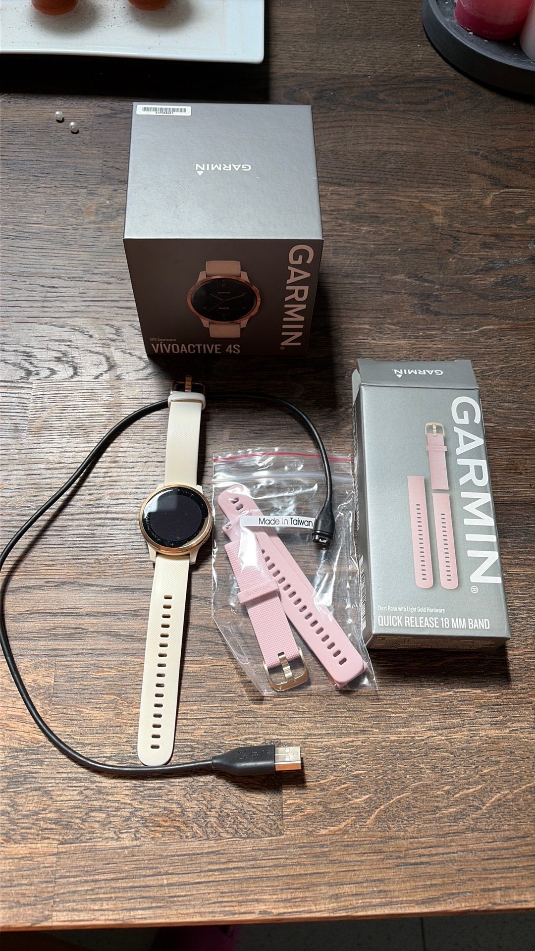 Garmin Vívoactive 4s in goede staat, Ophalen, Wit, Zo goed als nieuw, Waterdicht