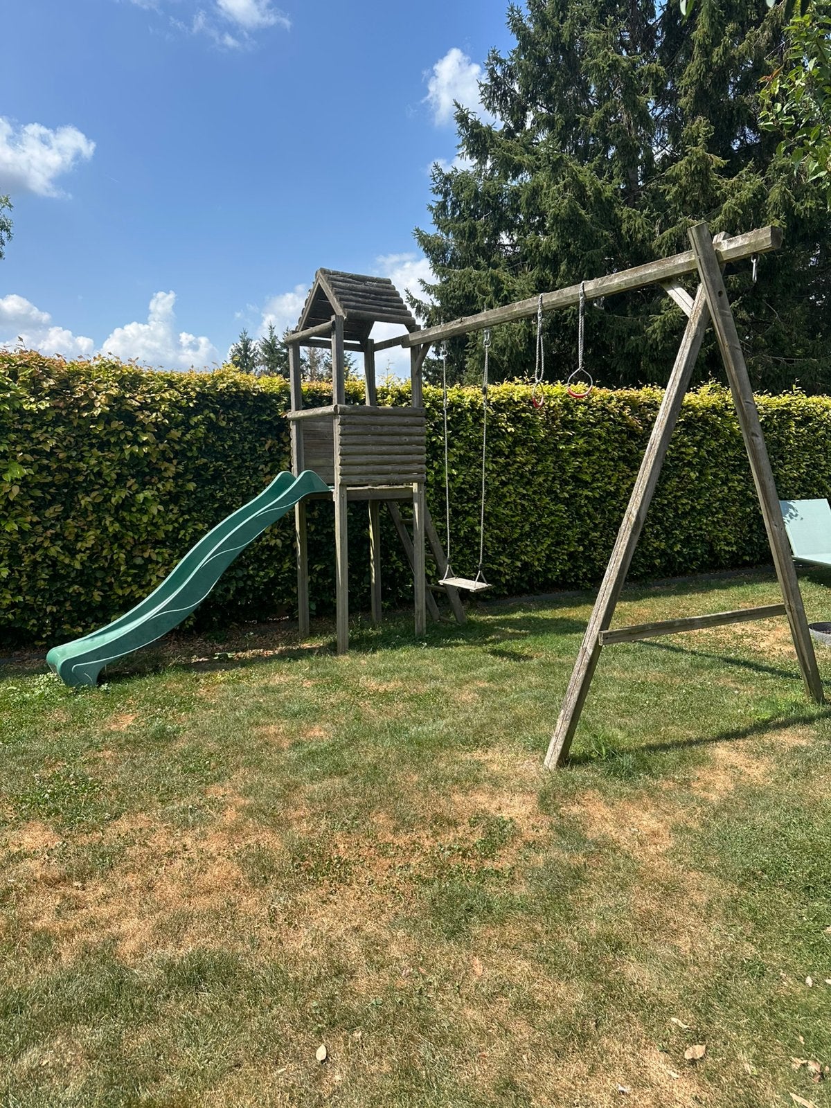 Glijbaan en schommel - GRATIS, Enfants & Bébés, Jouets | Extérieur | Aires de jeux, Utilisé, Toboggan, Balançoire, Enlèvement