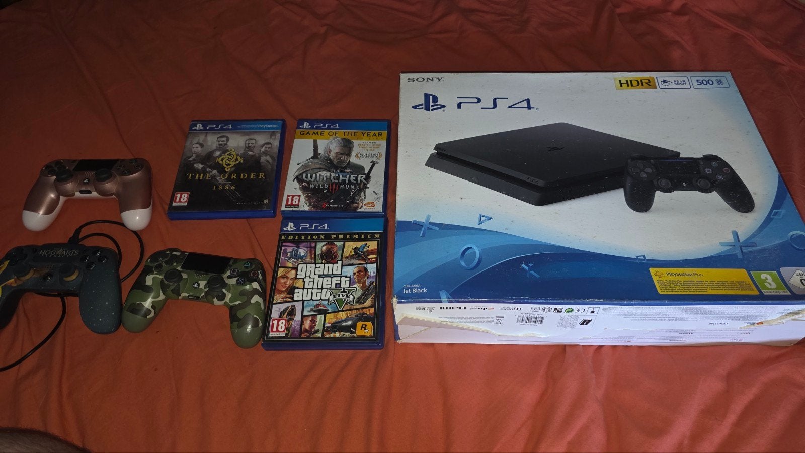 PS4 Slim 500 Go en Boîte + 3 Manettes + 3 Jeux, 500 GB, Comme neuf, Avec 3 manettes ou plus, Enlèvement