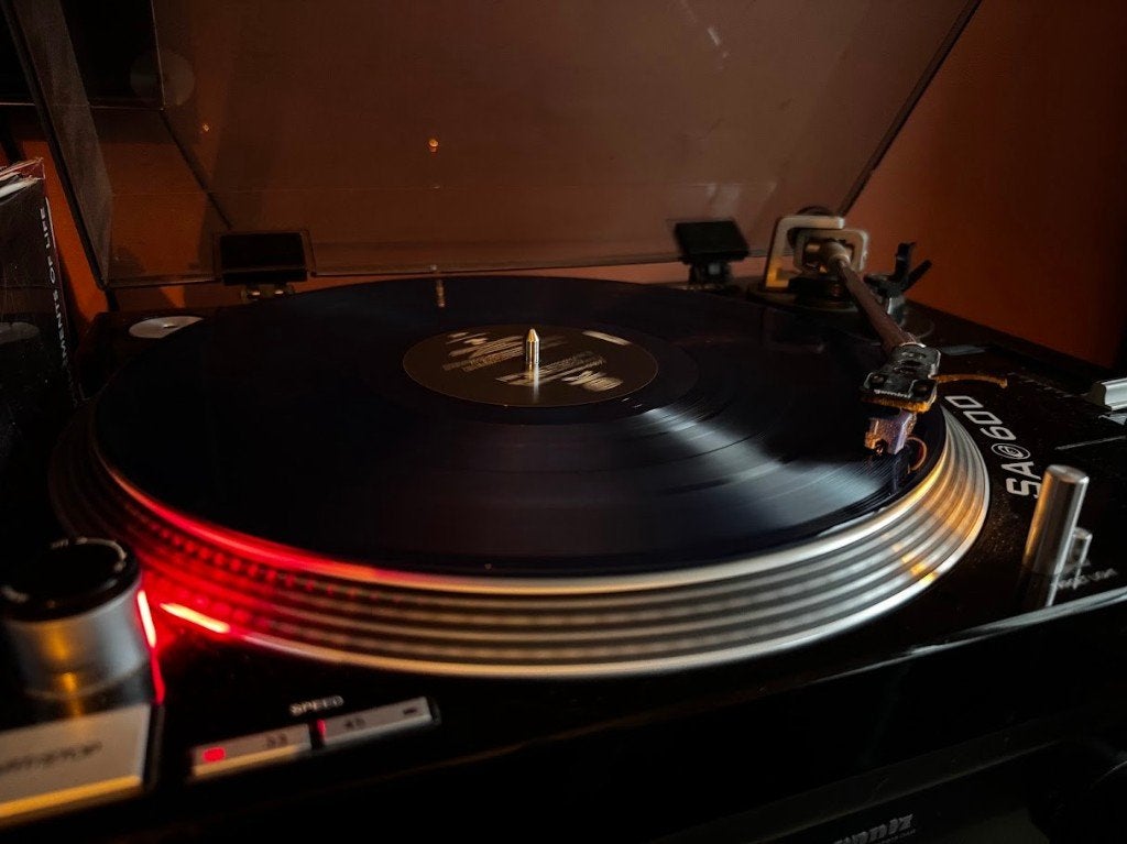 DJ Jukebox 100% Vinyle, DJ