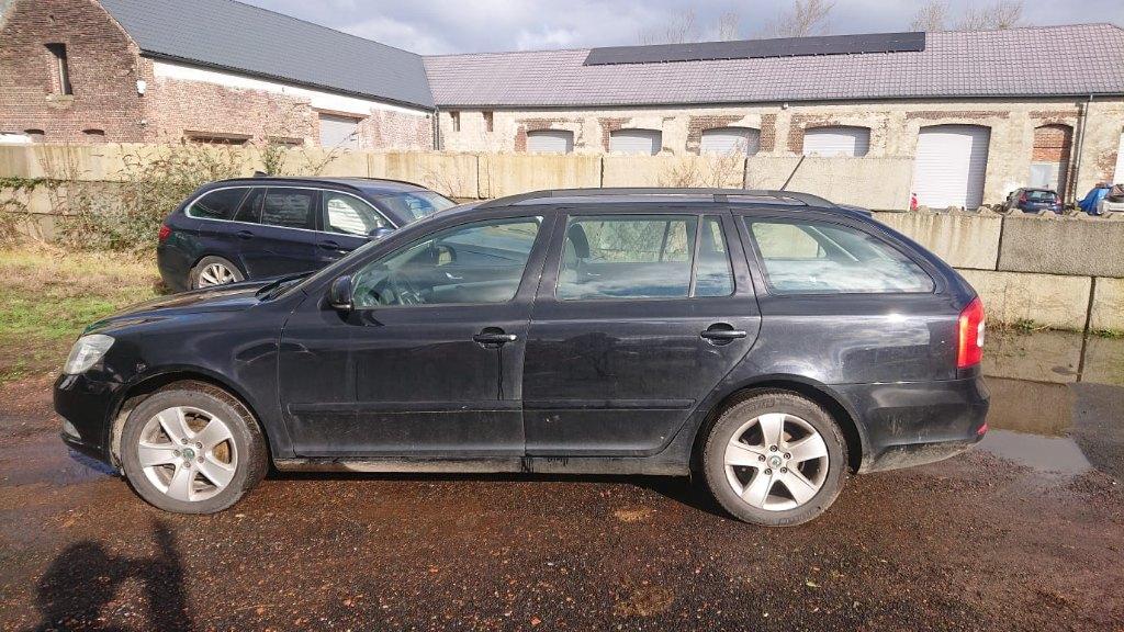 Skoda octavia 2011 1600 tdi 279000km marchand export, Autos, Skoda, Euro 5, Achat, Entreprise, Boîte manuelle