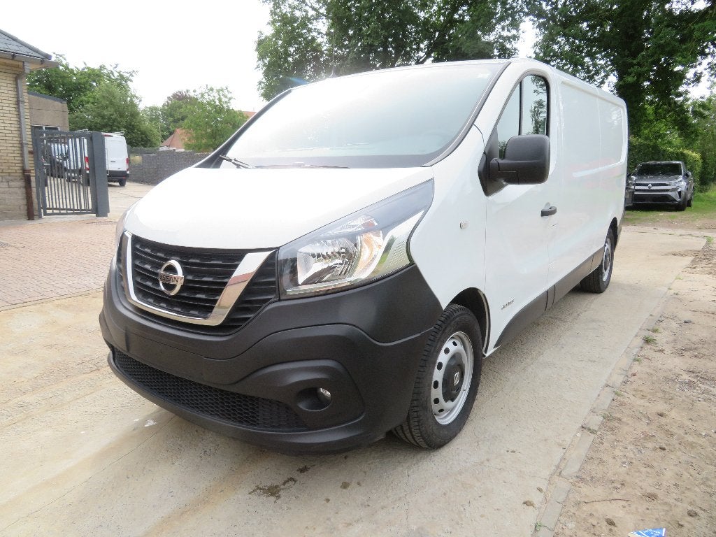Nissan NV300 - 2.0dCi - 97.632km - 2021 - €6d, Auto's, Stof, 4 cilinders, Wit, Bedrijf