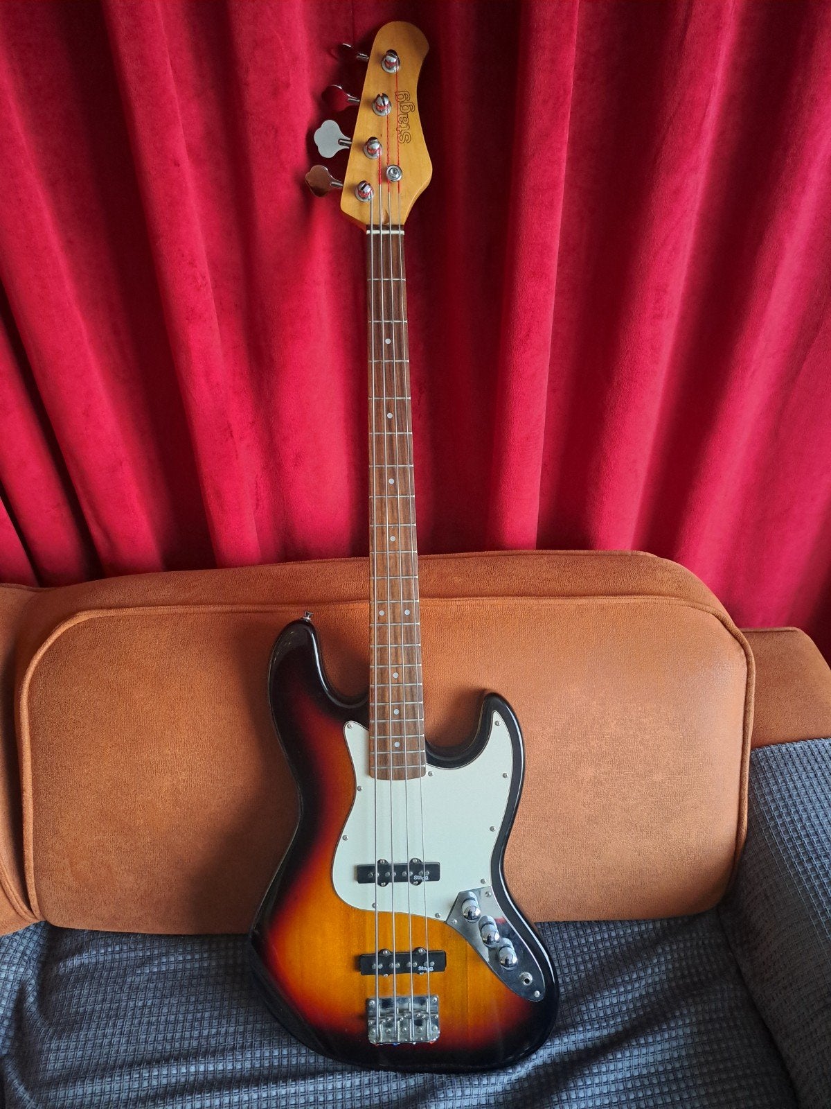 Stagg Jazz-Bas (SBJ-30SNB), Musique & Instruments, Enlèvement, Comme neuf, Électrique