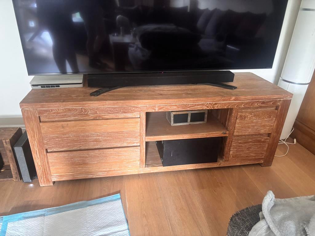 Tv kast, Enlèvement, Utilisé
