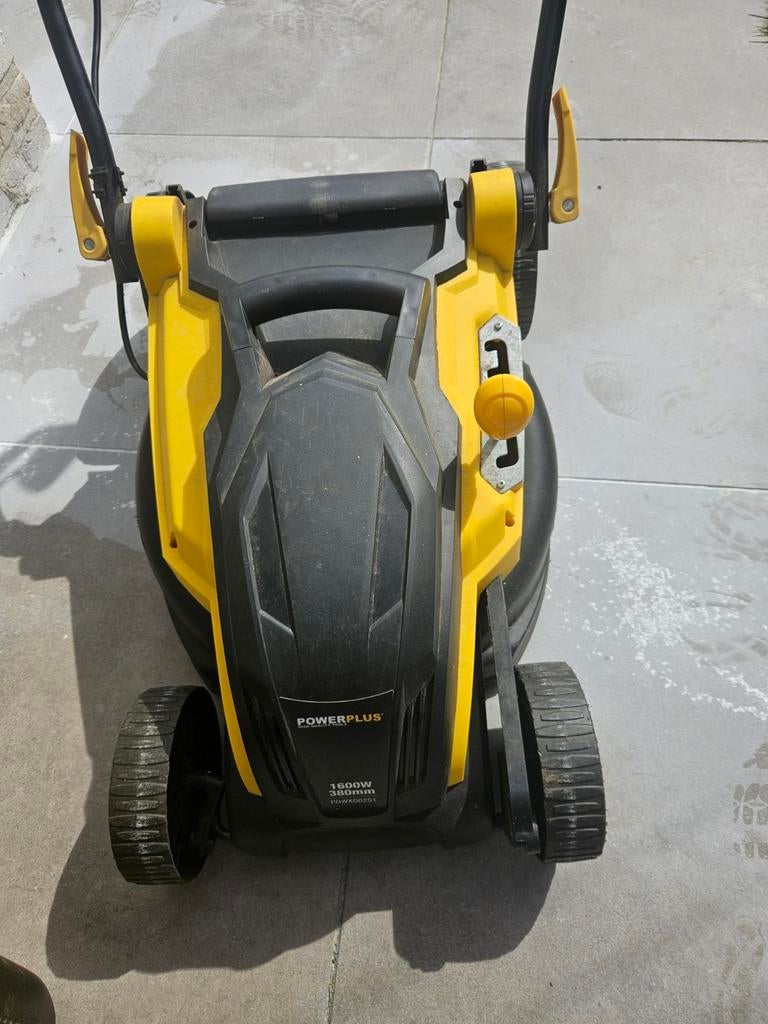Grasmachine PowerPlus, Ophalen, Gebruikt, Elektrische grasmaaier, Opvangbak