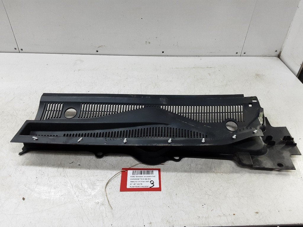 GARNITURES WINDSHIELD Ford Ranger (01-2015/-) (JB3B2102223B), Ford-Werke GmbH, Kunden@ford.com, Ford, Utilisé