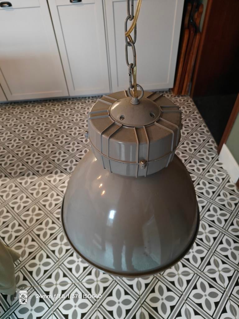 Hanglamp industriëel stoer robuust., Huis en Inrichting, Lampen | Hanglampen, Ophalen of Verzenden, Zo goed als nieuw, Industriële