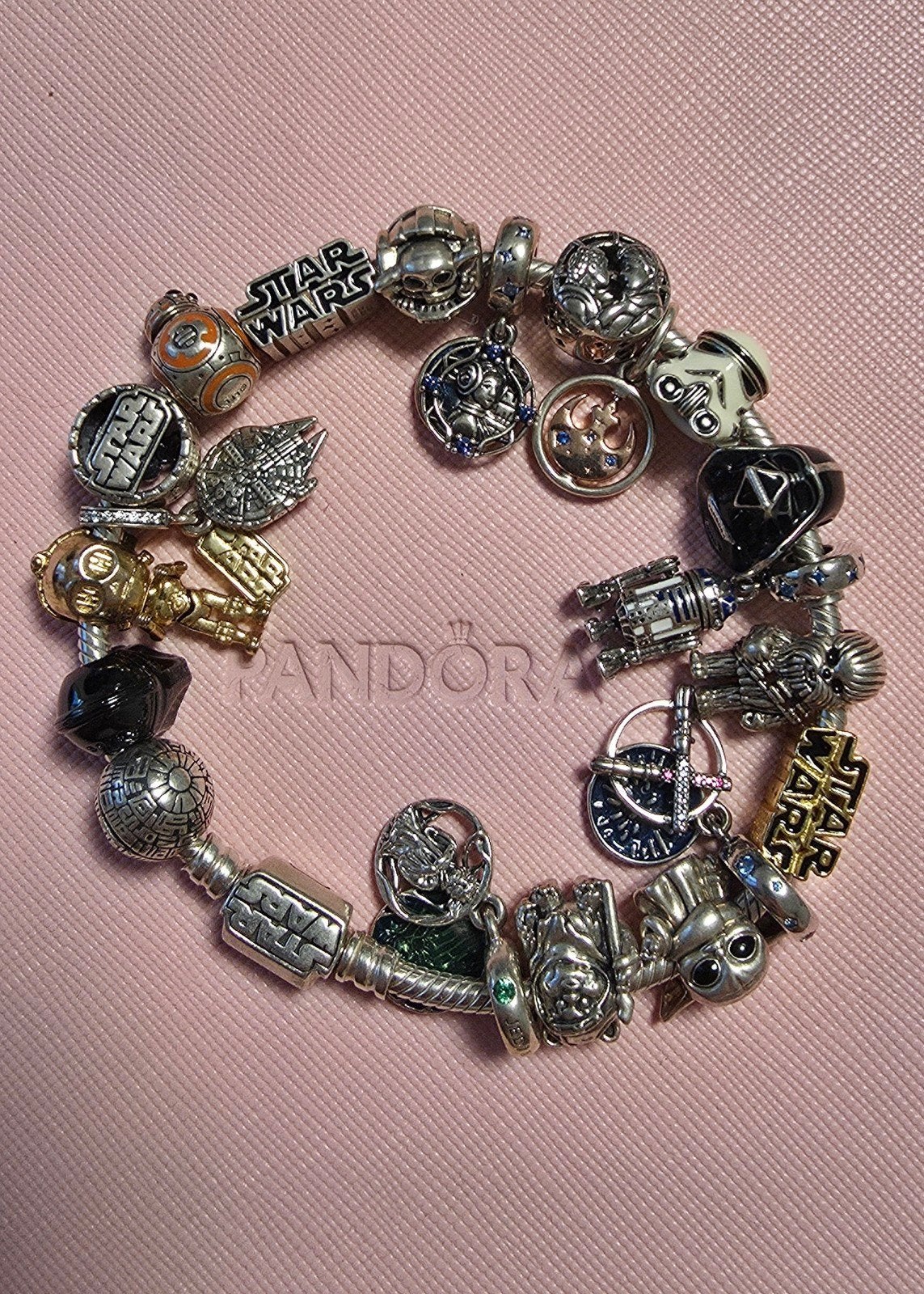 Pandora Star Wars armband, Bijoux, Sacs & Beauté, Bracelets, Autres couleurs, Avec bracelets à breloques ou perles, Enlèvement