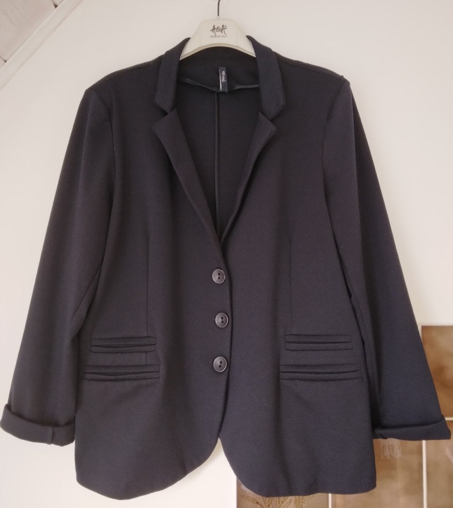 Donkerblauwe blazer maat 46, Vêtements | Femmes, Vestes & Costumes, Taille 46/48 (XL) ou plus grande, Enlèvement ou Envoi, Comme neuf