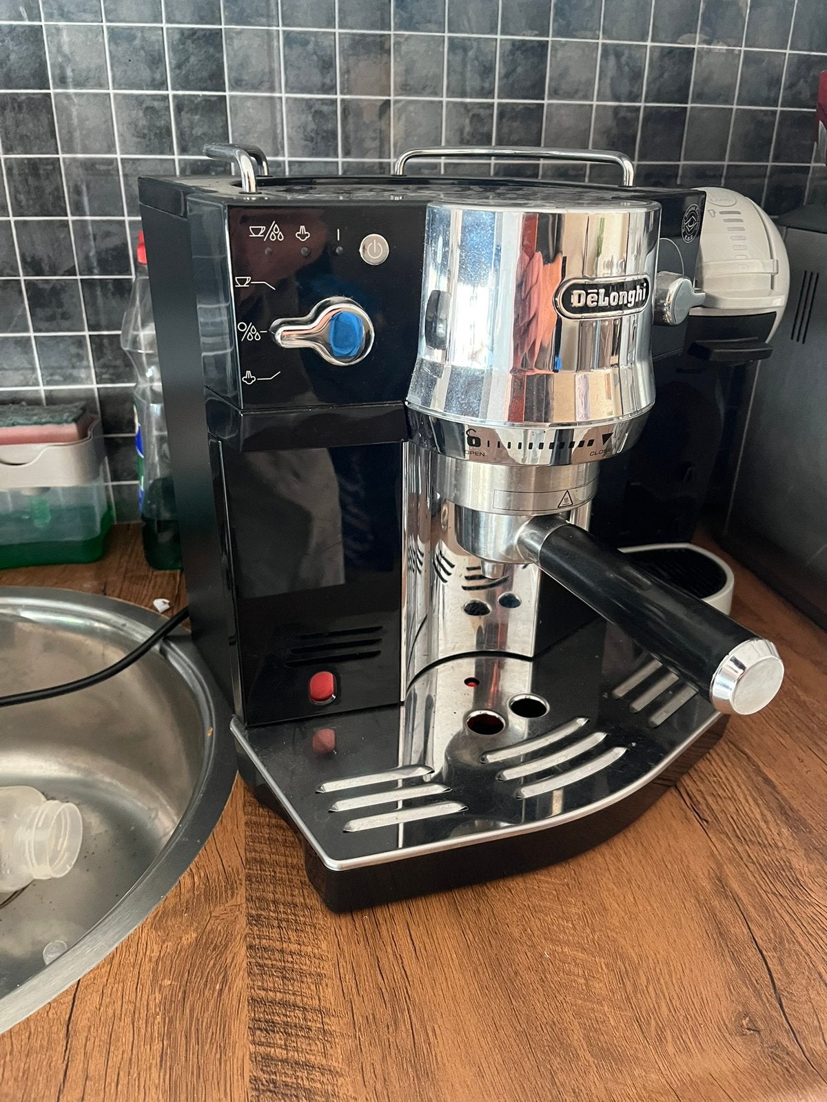 DeLonghi espressomachine, Ophalen of Verzenden, Zo goed als nieuw, Stoompijpje