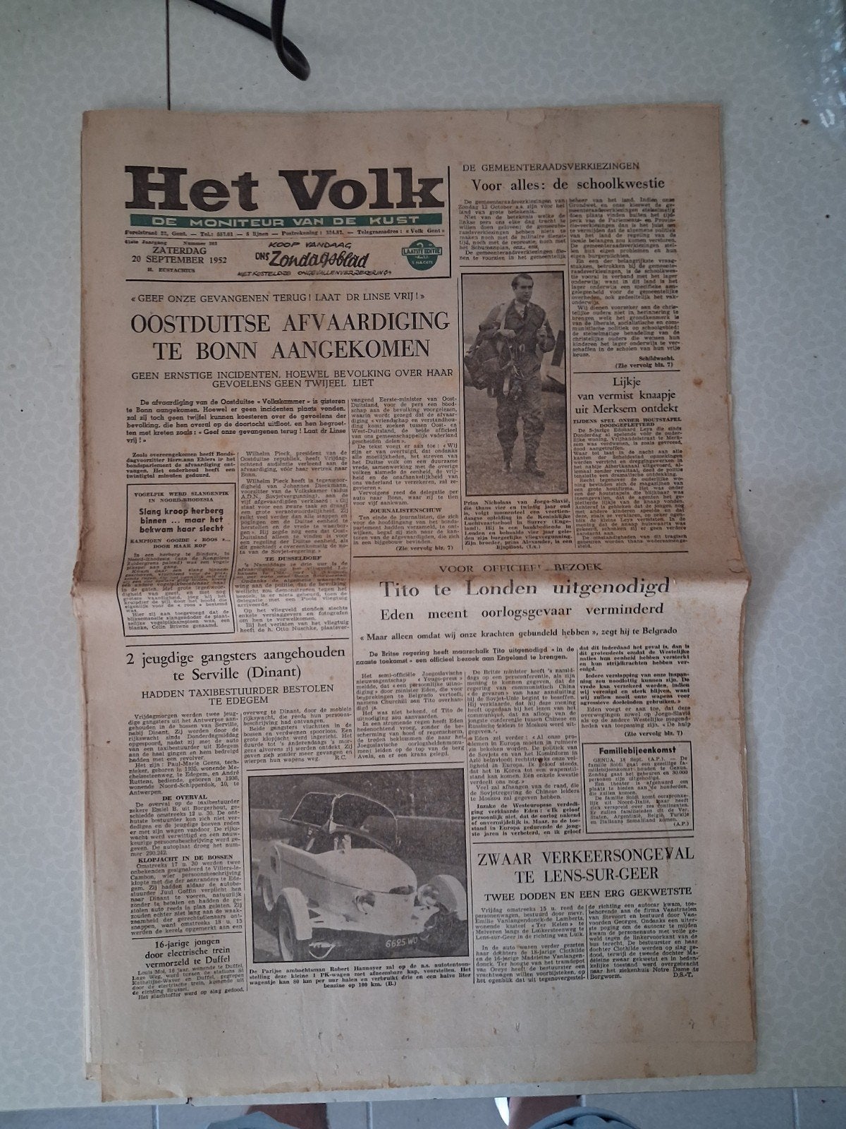 Oude krant " het volk " zaterdag 20 september 1952, Ophalen of Verzenden, Krant