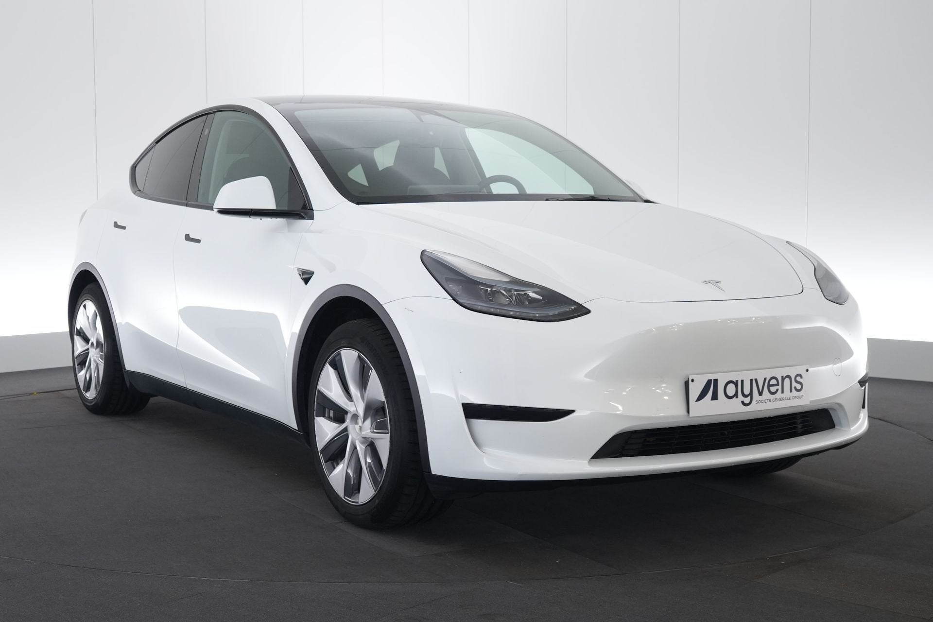 (2ECR551) TESLA MODEL Y, Autos, Cuir, Achat, Entreprise, 5 places