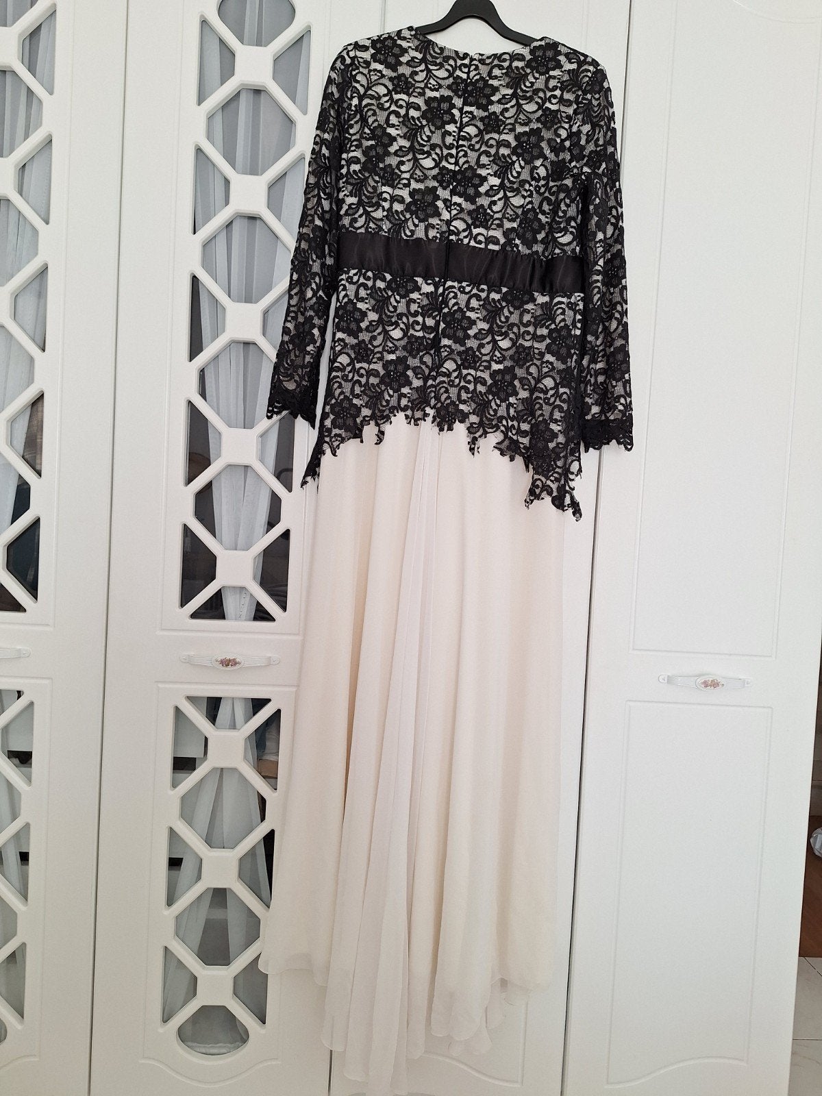 robe de soirée, Enlèvement