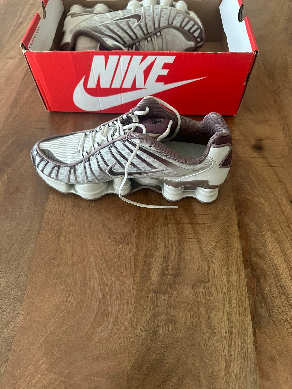 Nike Shox, Ophalen, Zo goed als nieuw