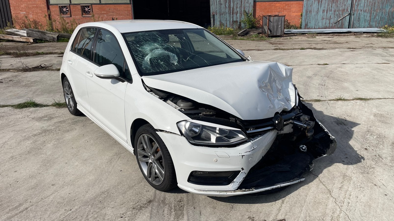 Volkswagen Golf VII R-Line bj2014 182.016km schadewagen, Voorwielaandrijving, Euro 5, Stof, Zwart