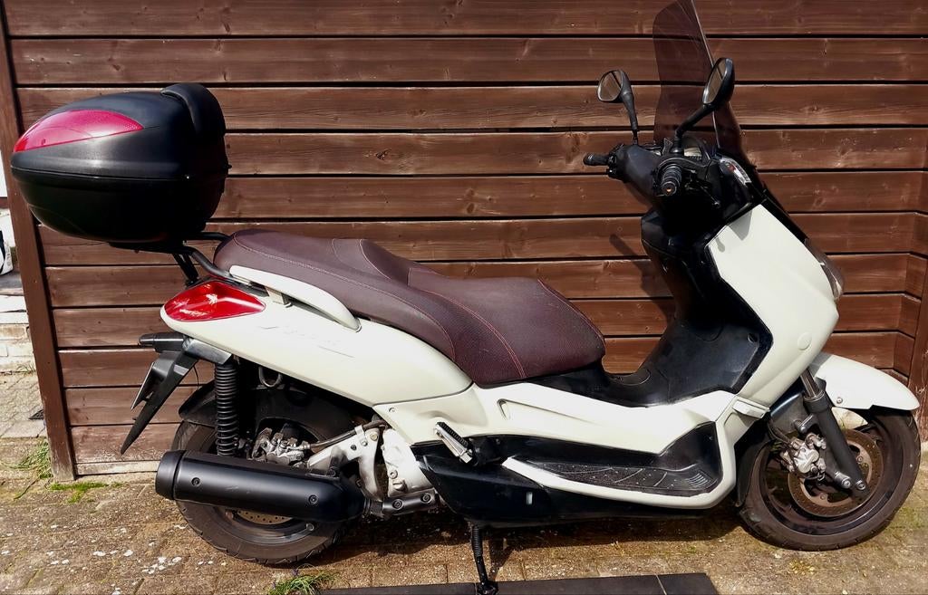 Yamaha 250cc # 950EURO # 24000 KM# RIJDT GOED EN IS IN ORDE, Motoren, Particulier, Scooter