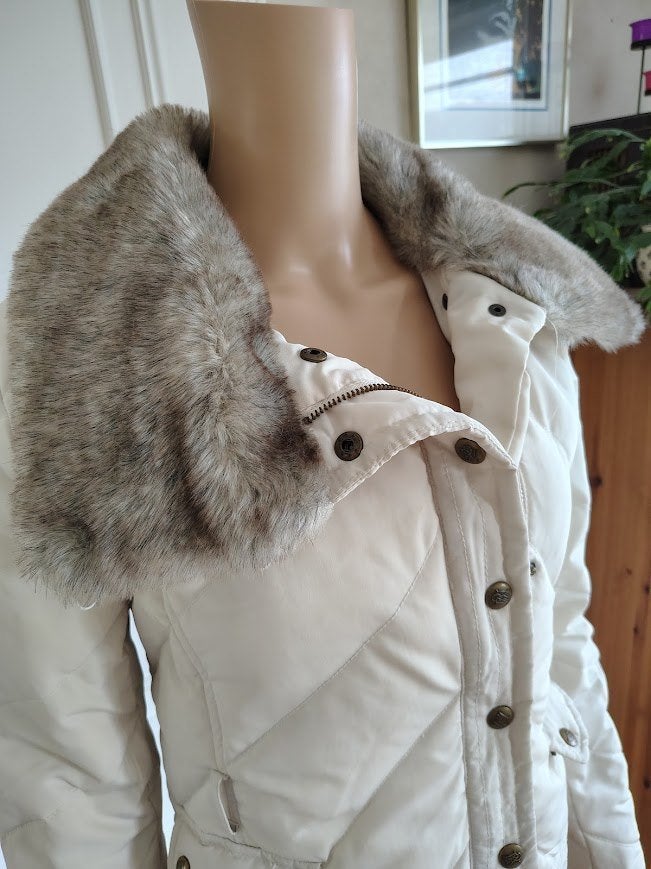 leuke donsjas met ' pelsen ' kraag' winterjas, Mango, Verzenden, Zo goed als nieuw, Maat 34 (XS) of kleiner