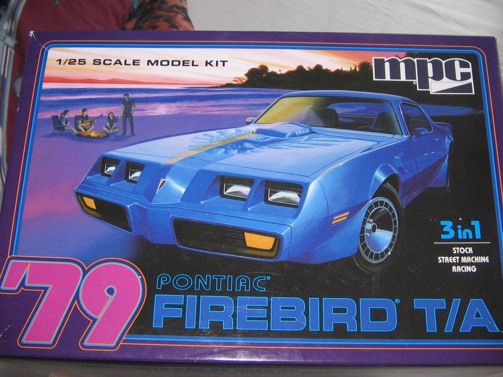 mpc bouwdozen van auto's op 1/25, Hobby & Loisirs créatifs, Modélisme | Voitures & Véhicules, Enlèvement ou Envoi, Neuf, Voiture