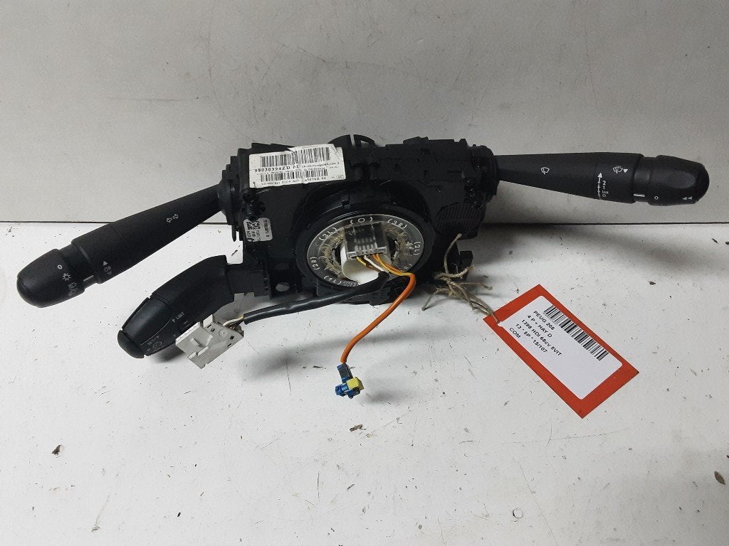 SCHAKELAAR Peugeot 208 I (CA / CC / CK / CL) (9800394ZD), Kontakt-peugeot@peugeot.com, Gebruikt, Peugeot Deutschland GmbH, Bahnhofsplatz
65423  Rüsselsheim, DE
