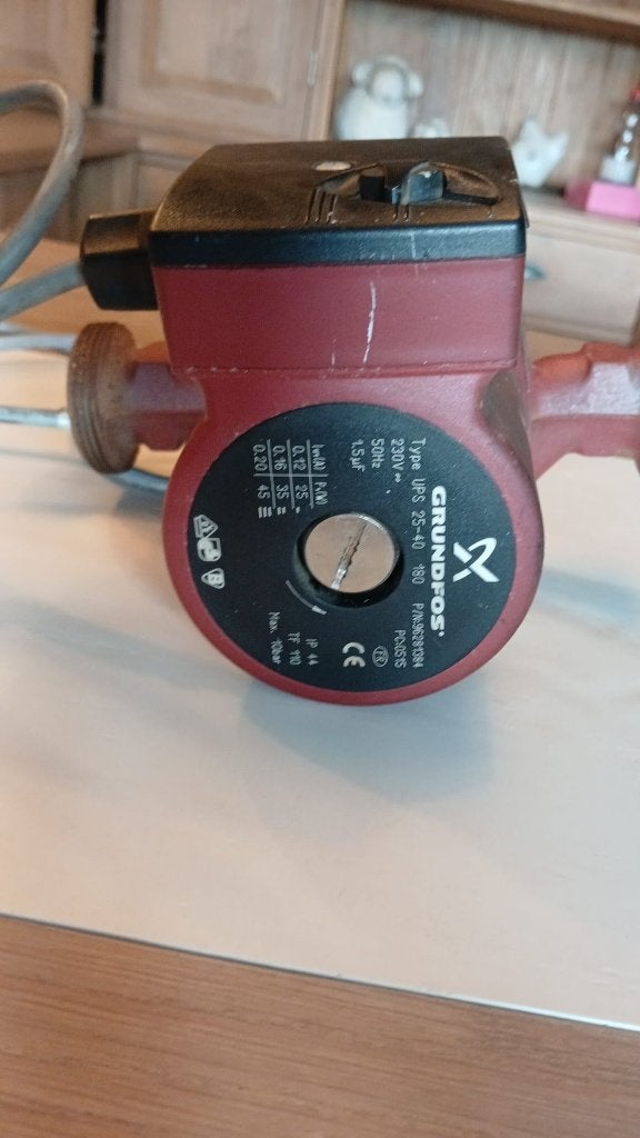 Grundfos circulatiepomp, Ophalen of Verzenden, Gebruikt, Minder dan 200 watt, Cv-ketel of Combi-ketel