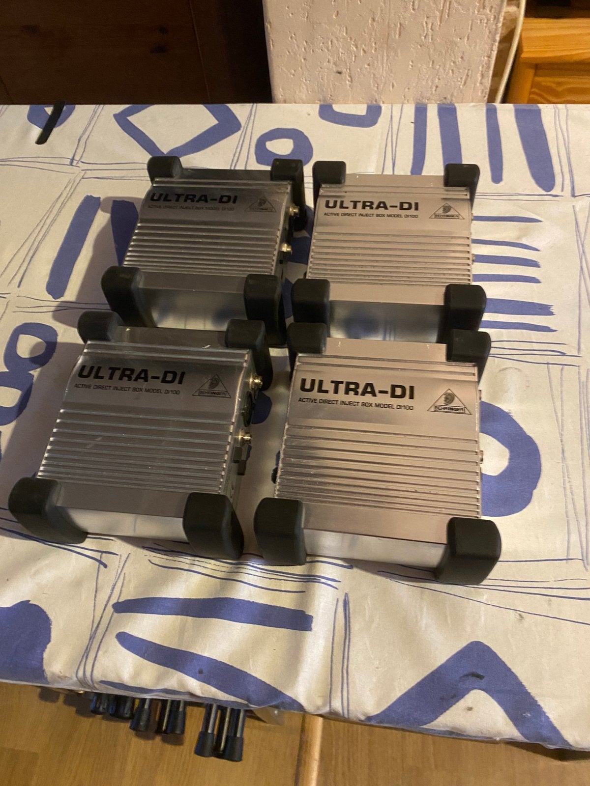 4x  Behringer DI 100 Uitra DI Box, Ophalen of Verzenden, Zo goed als nieuw